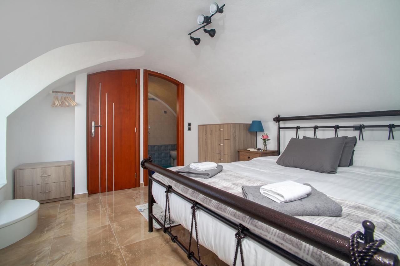 Sunrise Apartment Santorini Emporio  Экстерьер фото